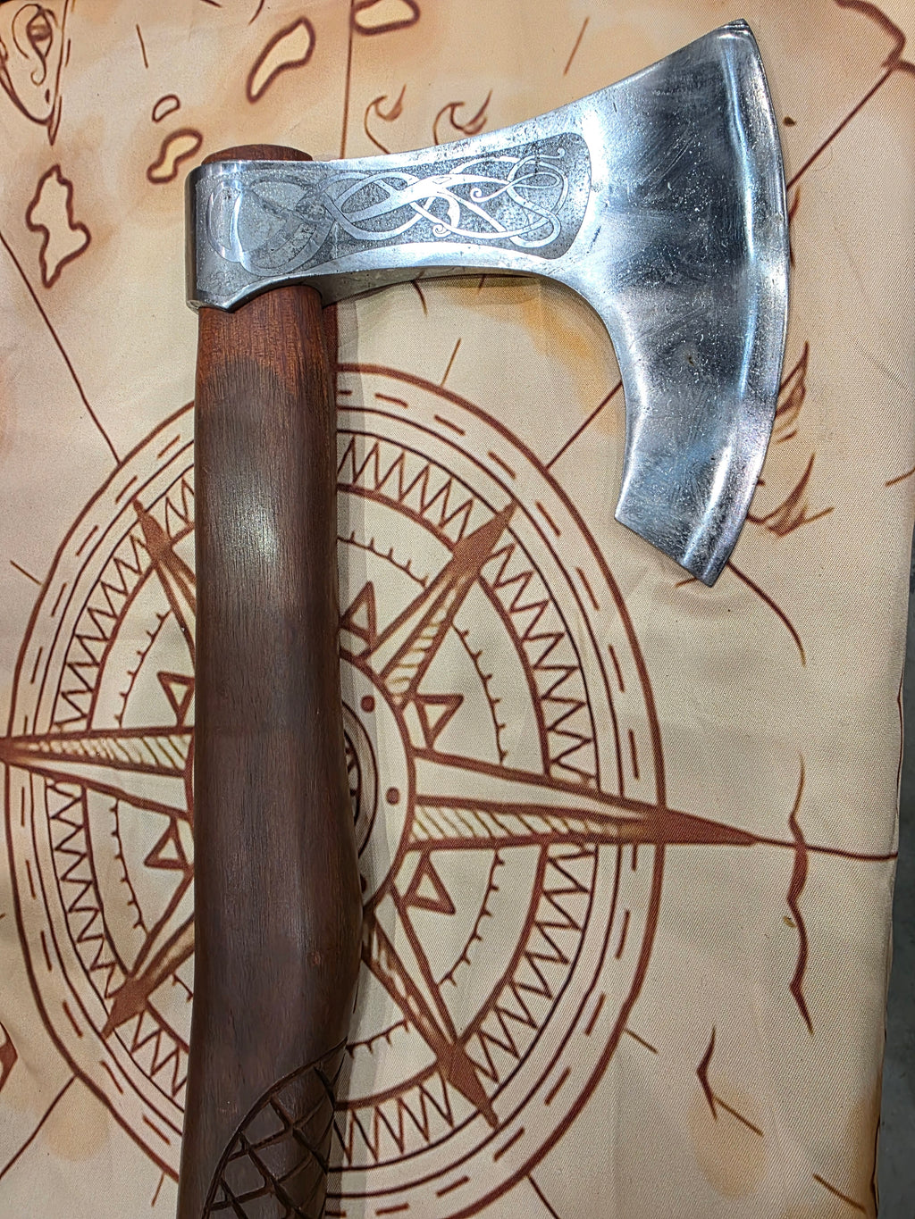 Axe : The Wolf’s Fang Axe